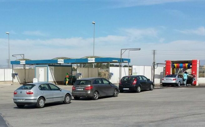 Lavadero de turismos La Cañada con boxes manuales y túnel automático